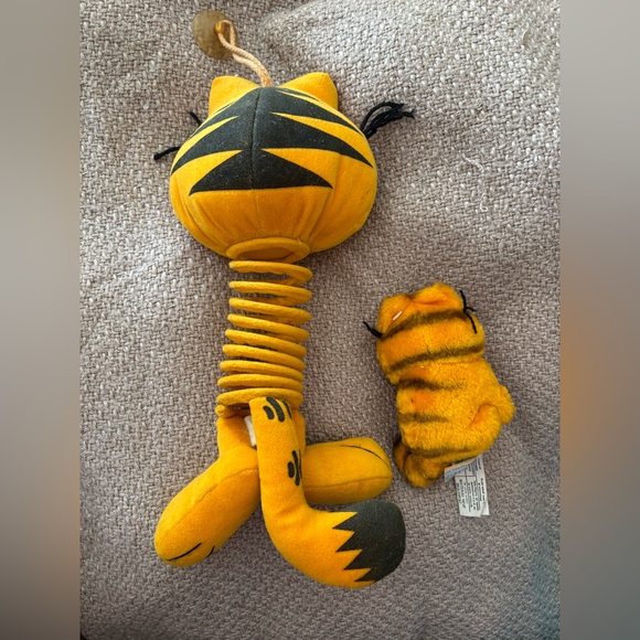 Vintage Garfield  Duo - Vibrant Orange stuffed animals - Picture 2 of 2